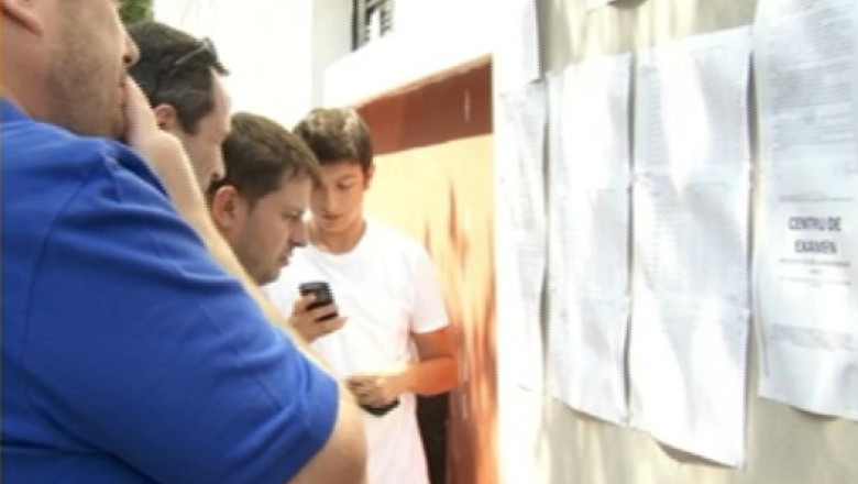 REPARTIZAREA LA LICEE. Listele vor fi publicate astazi la avizierele institutiilor de invatamant Imagine