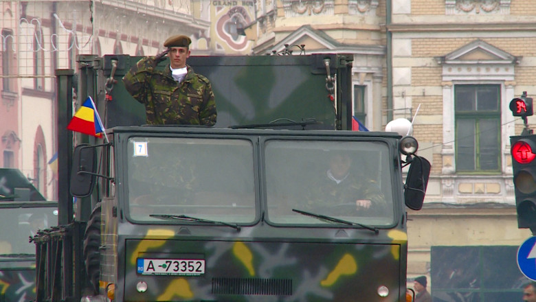 Repetitii pentru Ziua Nationala. Militarii si angajatii MAI au defilat in centrul Oradei Imagine
