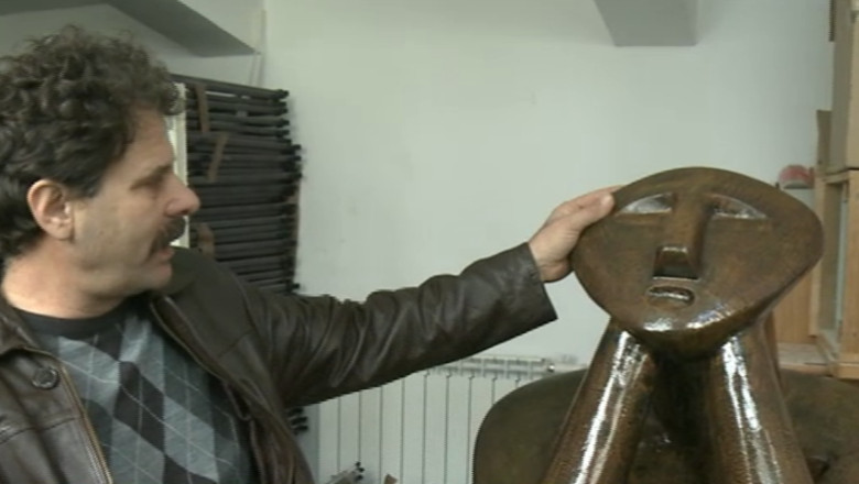 Replica a statuetei Ganditorul, realizata de un sudor de la Cernavoda Imagine