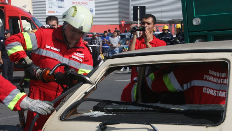 Replica pompierilor demisi. Doi dintre cei 163 de pompieri demisi au contestat decizia Imagine