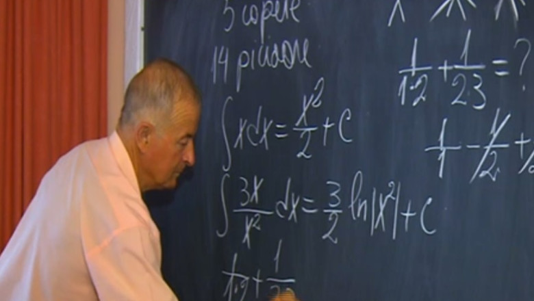 „Responsabili cu educatia”. Un profesor de matematica din Bacau preda online, gratuit Imagine