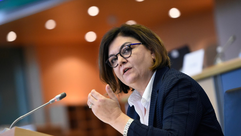 Restanta la capitolul energie, Romania primeste doar o parte din transa II din PNRR. Adina Valean: Banii nu sunt pierduti Imagine