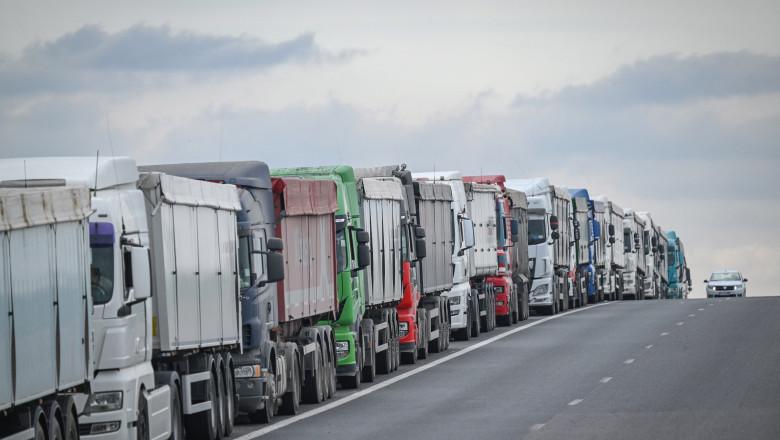 Restrictii de circulatie in 15 judete din tara pentru masinile de mare tonaj, din cauza caniculei Imagine