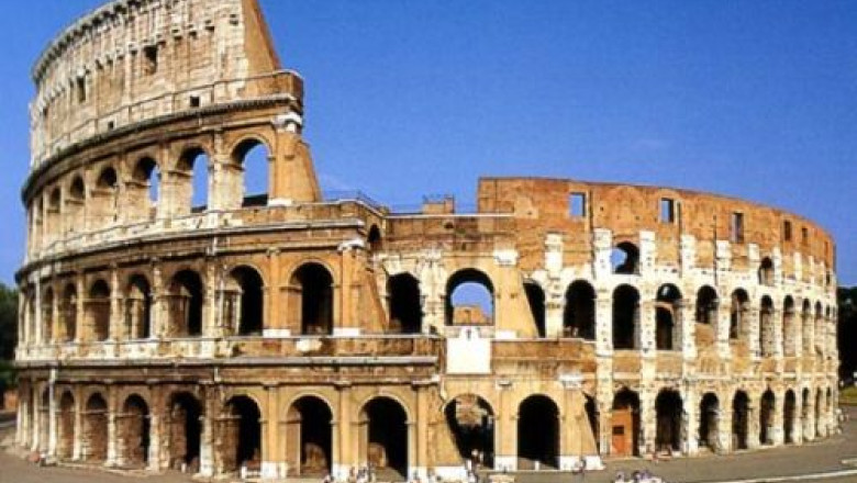 Restrictii de circulatie la Roma. Accesul masinilor a fost interzis in preajma Colosseumului Imagine