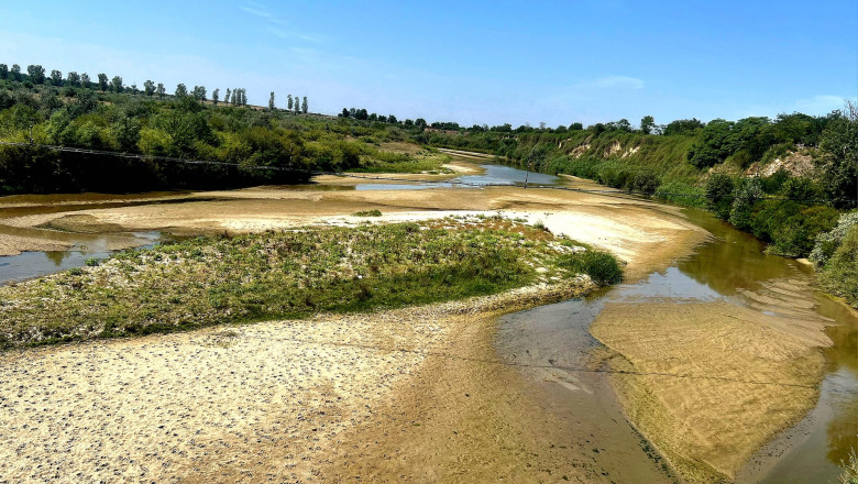Restrictii de navigatie pe Dunare din cauza secetei. Autoritatile intervin in zonele critice Imagine