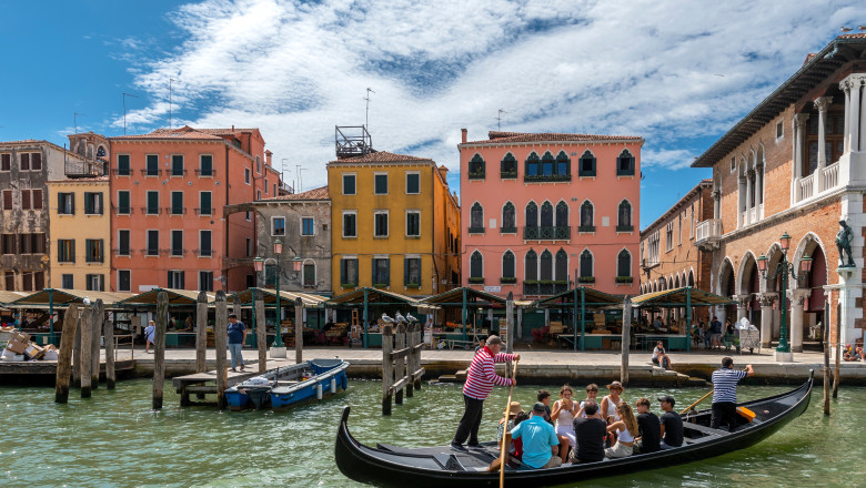 Restrictiile impuse de Venetia pentru grupurile mari de turisti si difuzoare intra in vigoare. Ce risca oamenii care nu le respecta Imagine