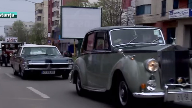 Retroparada prin Constanta. Zeci de masini de epoca au defilat pe bulevardele orasului  Imagine