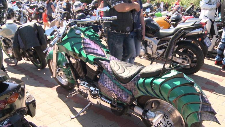 Reunirea iubitorilor de motociclete. White Wolves MC organizeaza trei zile de distractie in Baile 1 Mai Imagine
