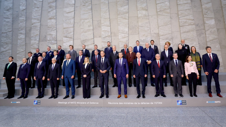 Reuniune NATO la Bruxelles. Ministrii apararii au discutat despre amenintarile Rusiei in Europa si sprijinul pentru Ucraina Imagine