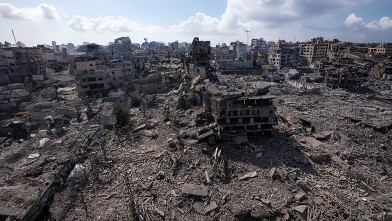 Reuters: 5.000 de embrioni distrusi cu un singur obuz israelian. Proiectilul a spulberat cea mai mare clinica de fertilizare din Gaza Imagine