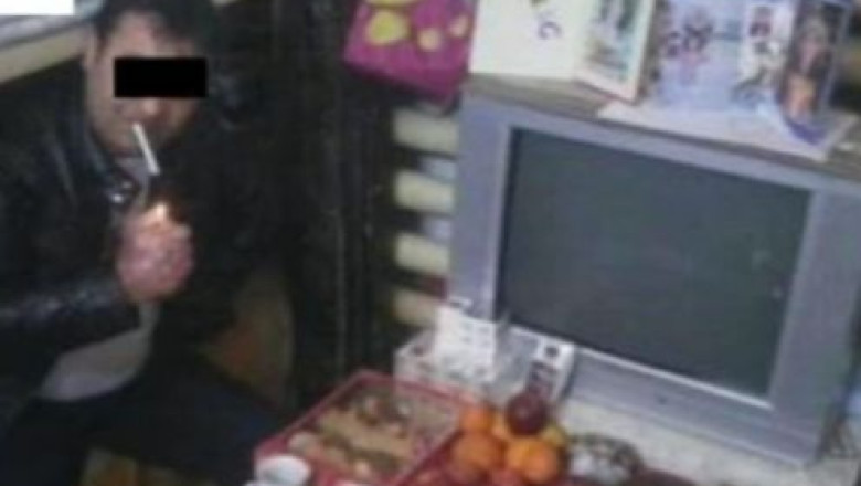 Revelion pe Facebook, din inchisoare. Mai multi detinuti din Colibasi s-au fotografiat in celula Imagine