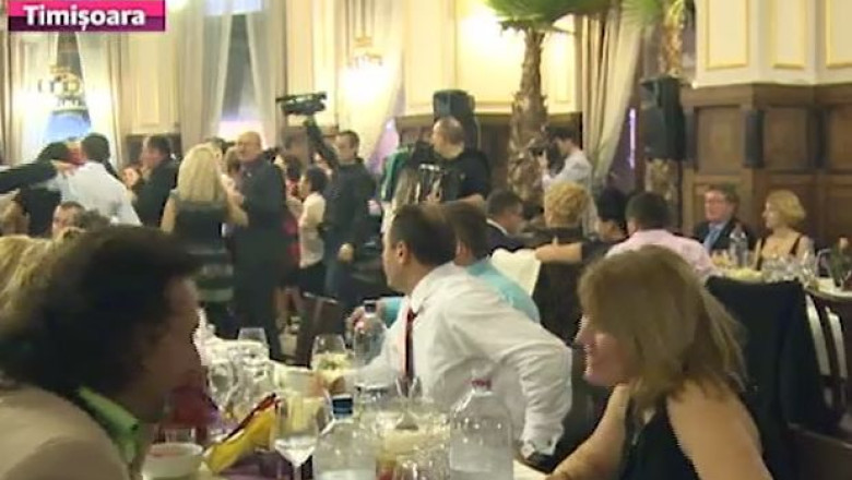 Revelion sarbesc cu pahare sparte. Peste 18.000 de sarbi din Banat au sarbatorit Revelionul  Imagine