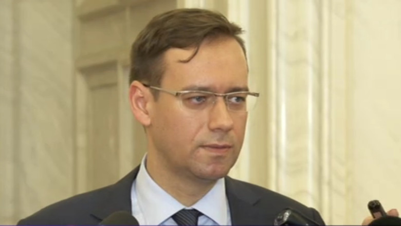 Revizuirea Constitutiei, in favoarea demnitarilor cu dosare penale Imagine