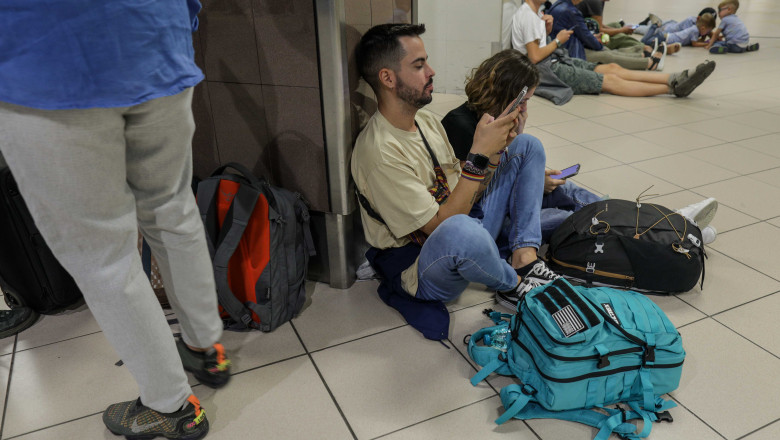 Revolta pasagerilor, dupa anularea curselor Blue Air: „Ce e bataia asta de joc?” Compania a cerut reesalonarea datoriilor Imagine