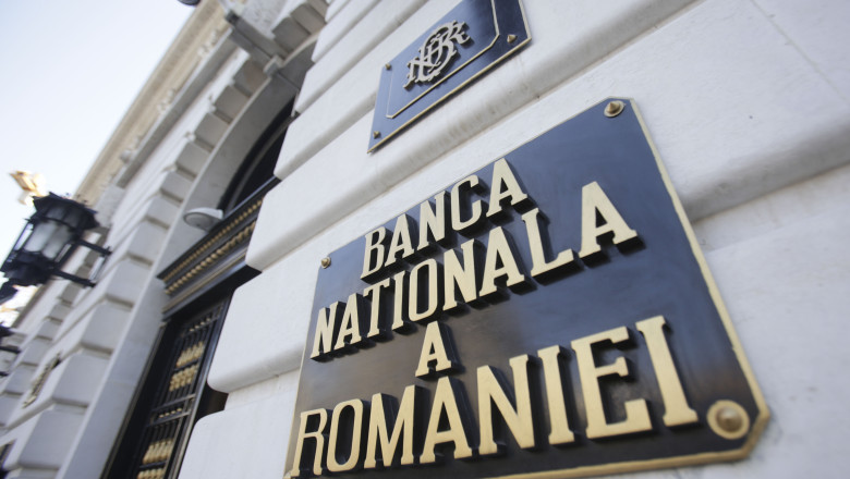 Rezervele valutare ale BNR au scazut cu 785 de milioane de euro in luna mai. La cat se ridica rezerva de aur a Romaniei Imagine