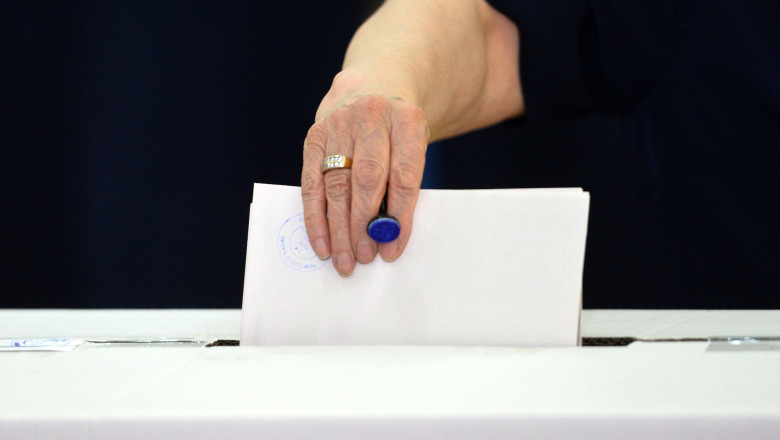 REZULTATE ALEGERI PREZIDENtIALE 2014. Primele estimari ale partidelor privind votul acordat candidatilor Imagine