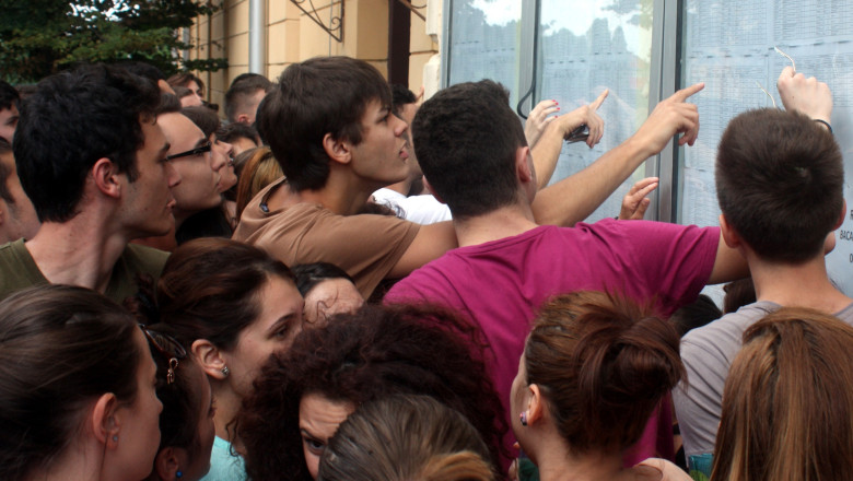 REZULTATE BACALAUREAT. Dezastru la sesiunea de toamna. Doar 22,27% dintre elevi au luat examenul Imagine