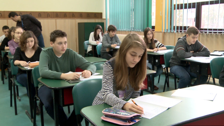Rezultate slabe la simulare. Mai putin de jumatate dintre elevii de clasa a opta au note peste 5 Imagine