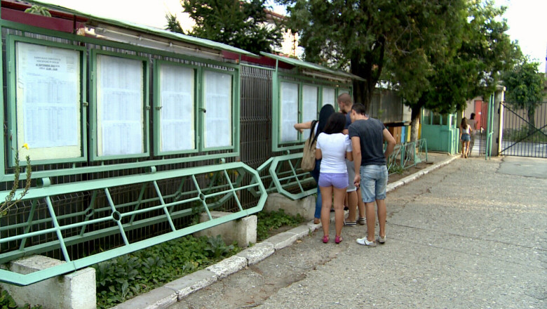 Rezultatele finale ale examenului de bacalaureat, afisate in Dolj  Imagine
