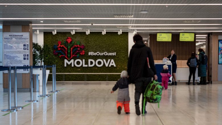 Risc de explozie pe Aeroportul din Chisinau. Pasagerii au fost evacuati de urgenta Imagine