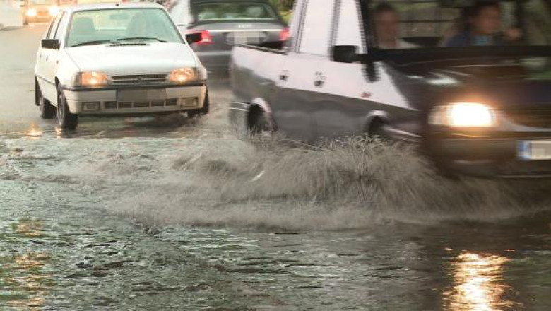 Risc de inundatii si ploi torentiale. Sud-estul tarii este vizat de un cod galben si de unul portocaliu de vreme rea  Imagine