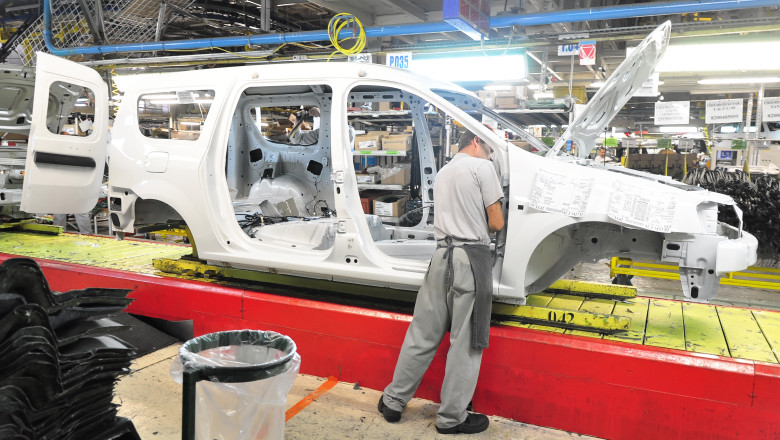 Risc iminent de greva la Uzina Dacia de la Mioveni Imagine