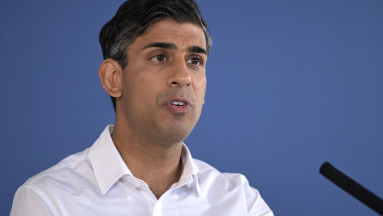 Rishi Sunak neaga ca Marea Britanie va trimite instructori militari in Ucraina. „Nu aici si acum” Imagine