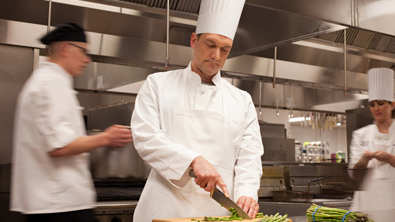Ritual bizar de initiere intr-un restaurant de lux din Franta. Bucatarul, chef cu o stea Michelin, a fost concediat Imagine
