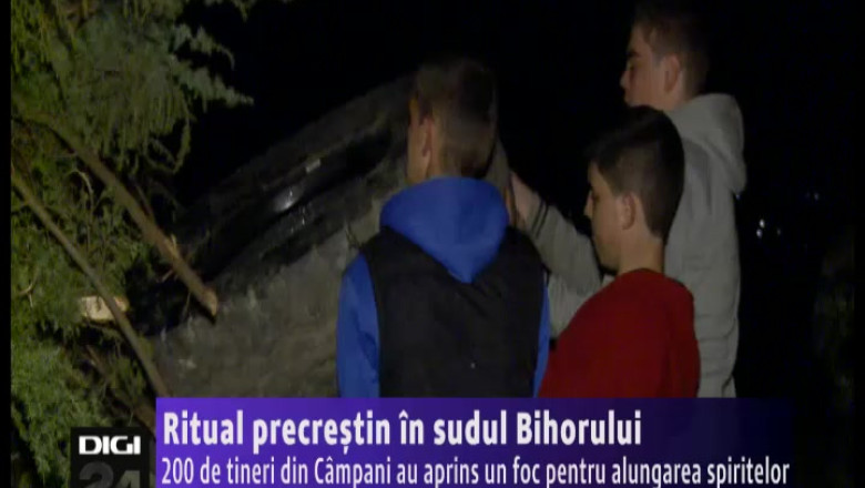Ritual precrestin in sudul Bihorului. 200 de tineri din Campani au aprins un foc pentru alungarea spiritelor Imagine