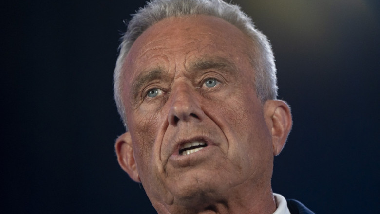 Robert F. Kennedy Jr va publica un raport care ar lega autismul de un popular medicament care contine paracetamol. Ce spun expertii Imagine