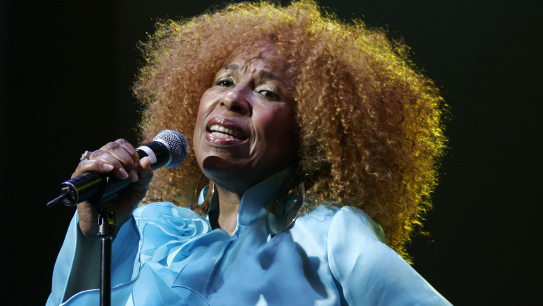 Roberta Flack, interpreta hit-ului „Killing Me Softly”, a fost diagnosticata cu o boala incurabila Imagine