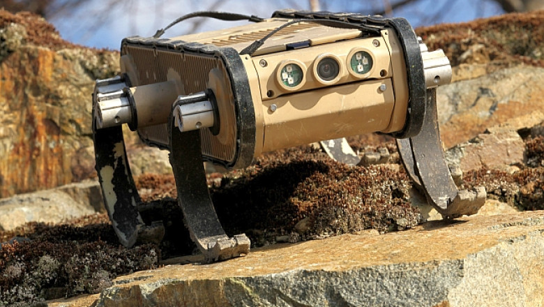 Robotelul cu sase picioare RHex dobandeste calitati sportive: face parkour Imagine