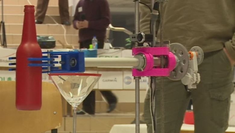 Roboti casnici inteligenti Imagine