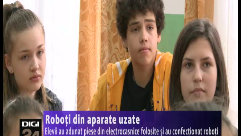 Roboti din aparate uzate Imagine