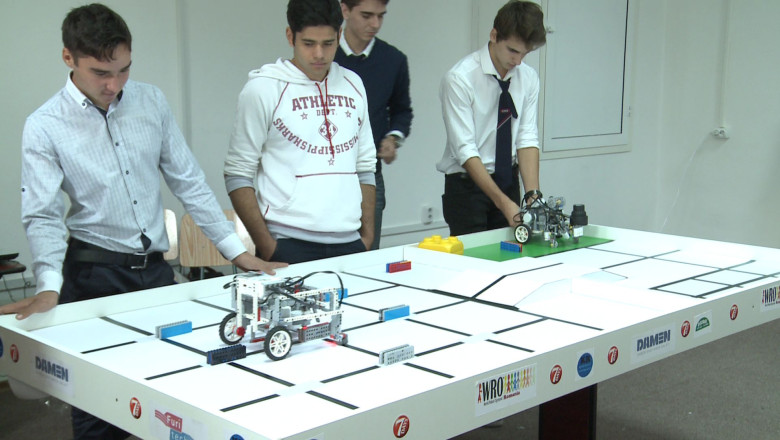 Robotii elevilor galateni vor merge in Rusia Imagine