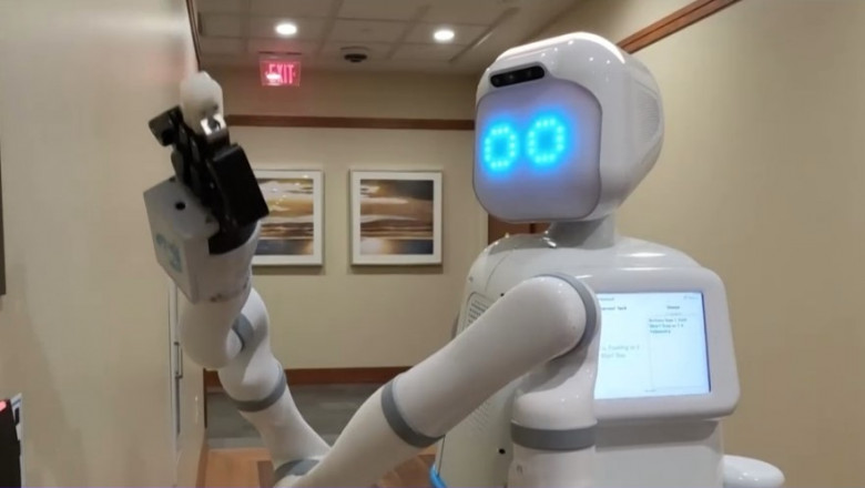 Robotii inlocuiesc asistentele medicale in spitalele din SUA care duc lipsa de personal Imagine