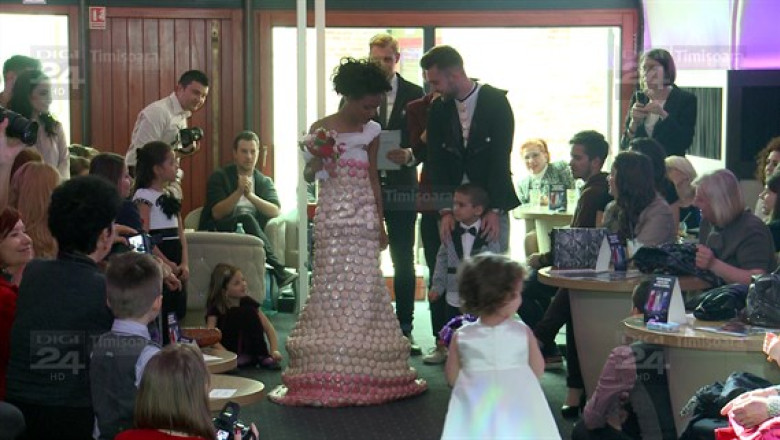 Rochie de Cartea Recordurilor. E facuta din macarons si costa 1.500 de euro Imagine