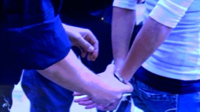 Roman arestat in Italia. El voia sa arunce in aer un depozit de combustibili Imagine