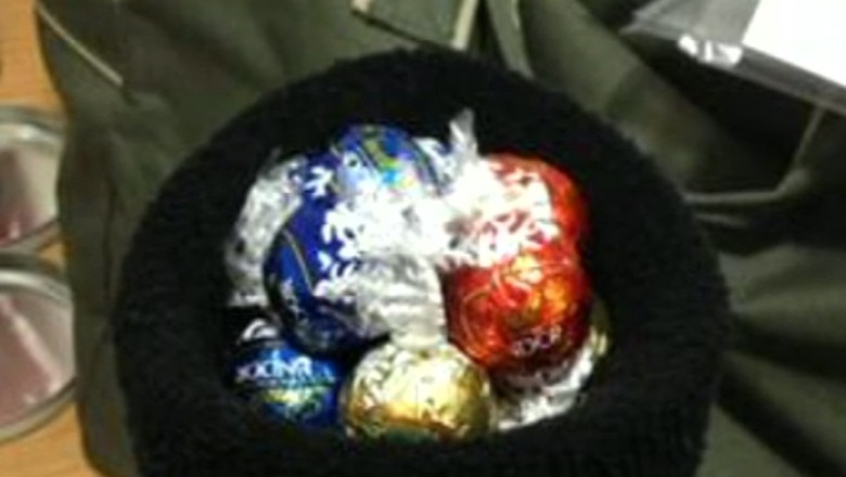 Roman, arestat pentru trafic de droguri in aeroportul din Dublin. Transporta 5,4 kilograme de cocaina in bagaje Imagine