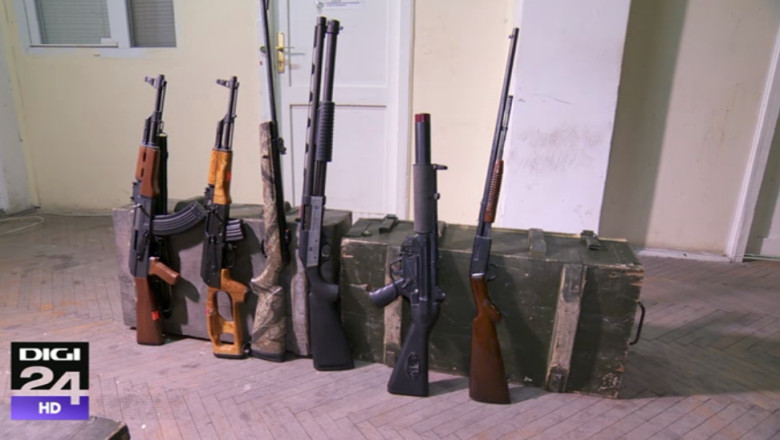 Romani acuzati de trafic de arme. Anchetatori: voiau sa vanda organizatiei teroriste FARC de la pistoale la lansatoare de rachete Imagine