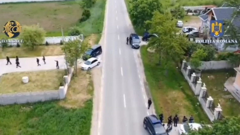 Romani dusi de traficanti la cersit in SUA. Se fac perchezitii in Bucuresti, Arges si Ilfov la membrii gruparii infractionale Imagine