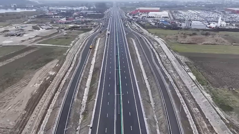 Romania a inaugurat 140 de kilometri de autostrada in 2024. Un sfert din drumurile tarii sunt inca acoperite cu piatra si pamant (INS) Imagine