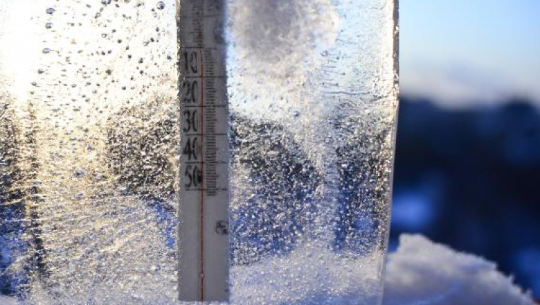 Romania a inghetat noaptea trecuta! Au fost minus 34 de grade la Intorsura Buzaului Imagine