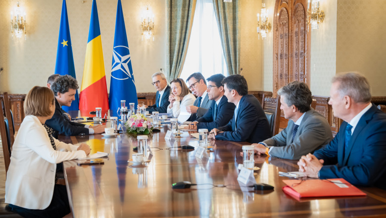 Romania cauta sa se inarmeze. Nicusor Dan s-a intalnit cu reprezentantii Airbus si ambasadorii Frantei, Germaniei si Spaniei Imagine