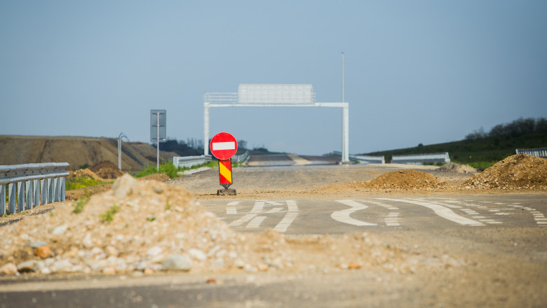 ROMANIA CU INCETINITORUL. Spune-ti parerea despre modul in care autoritatile aloca bani pentru infrastructura!  Imagine