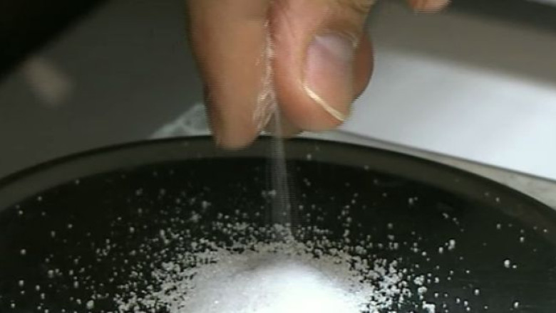 ROMANIA DIN FARFURIE. Sarea-n bucate, o traditie nesanatoasa Imagine