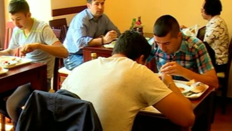 ROMANIA DIN FARFURIE. Vegetarianismul, intre sanatate si pericol Imagine