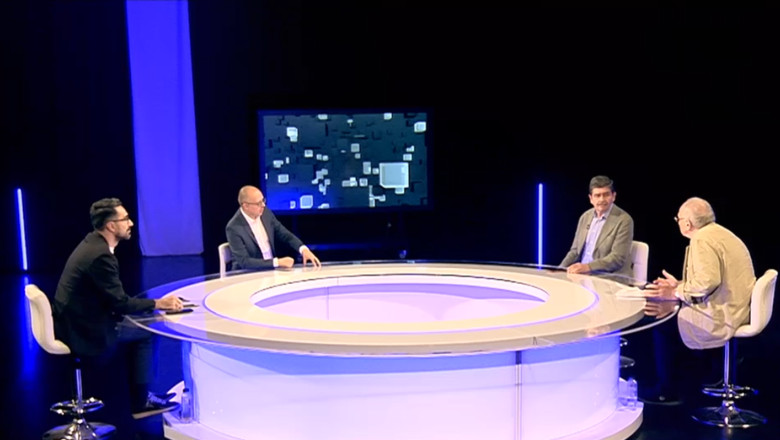 „Romania n-o sa se schimbe pocnind din degete”. Cum vad Gabriel Liiceanu si Radu Paraschivescu alegerea lui Nicusor Dan ca presedinte Imagine