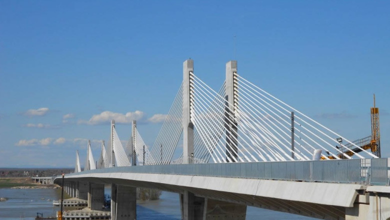 Romania si Bulgaria au batut palma pentru constructia a doua noi poduri peste Dunare Imagine