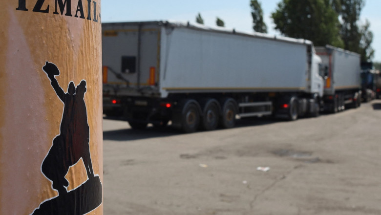 Romania si Ucraina au semnat un memorandum pentru asigurarea tranzitului produselor ucrainene si constructia unui pod rutier Imagine